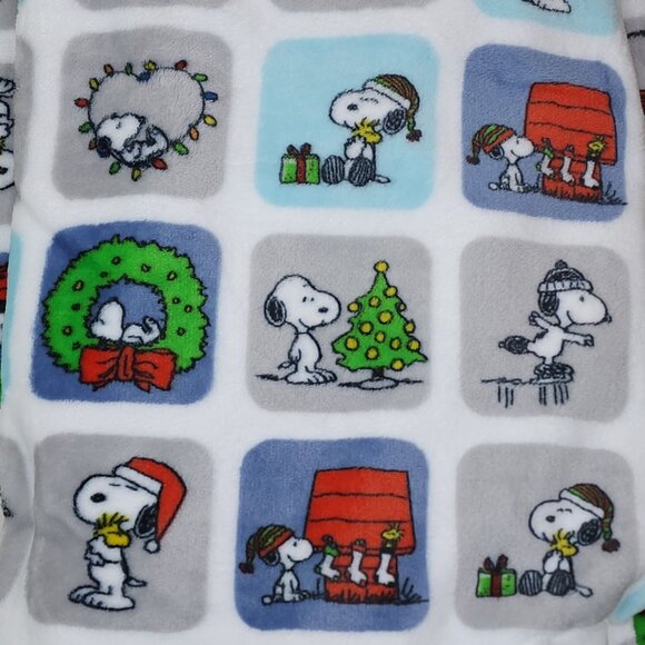 Peanuts Snoopy Cartoon Plush Pet Throw Blanket 60" X 70" By Berkshire Christmas - Picture 4 of 11